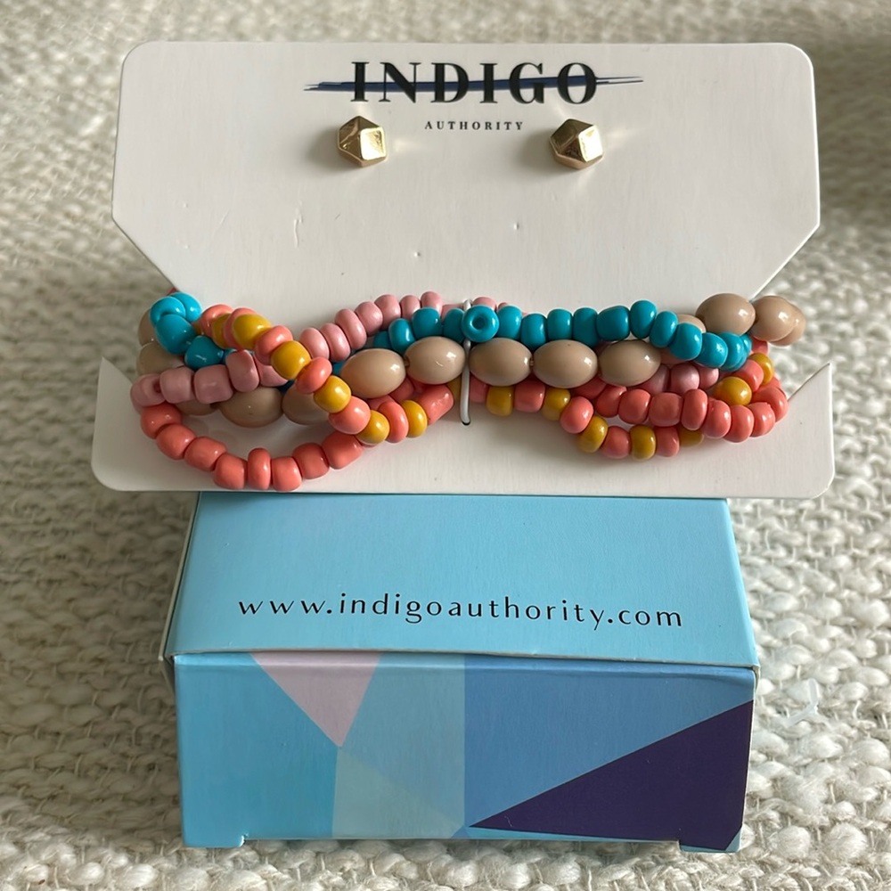 Indigo Authority beaded bracelet and gold earring set